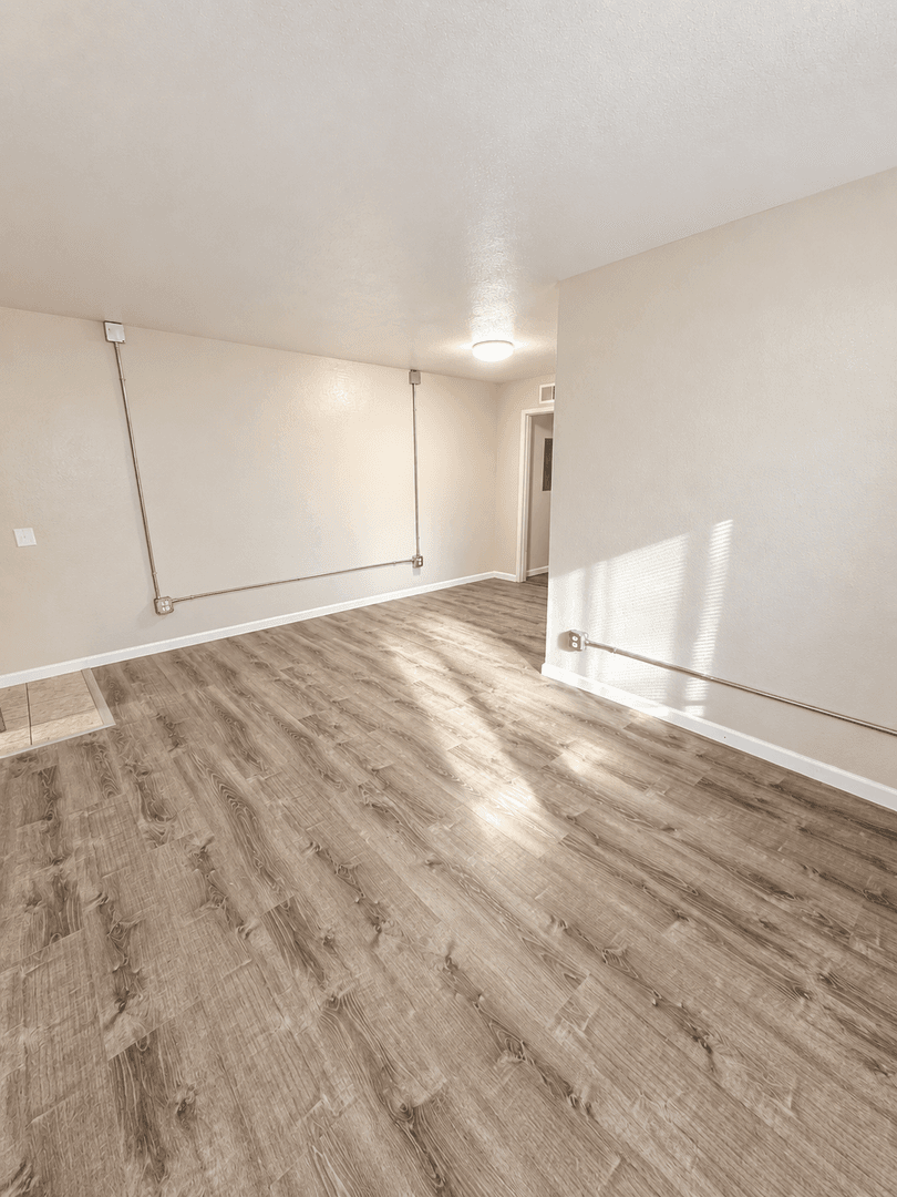 McKeesport Apartment: 618 Versailles Avenue