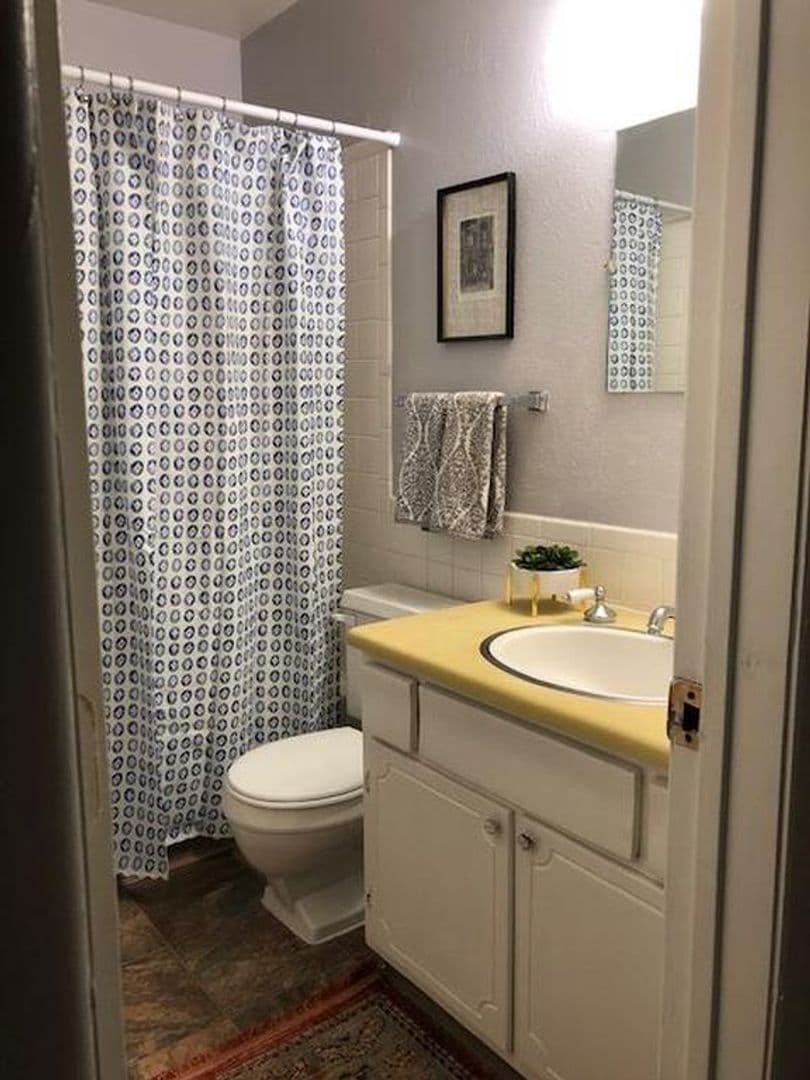 Albuquerque Apartment: 309 Sierra Dr SE