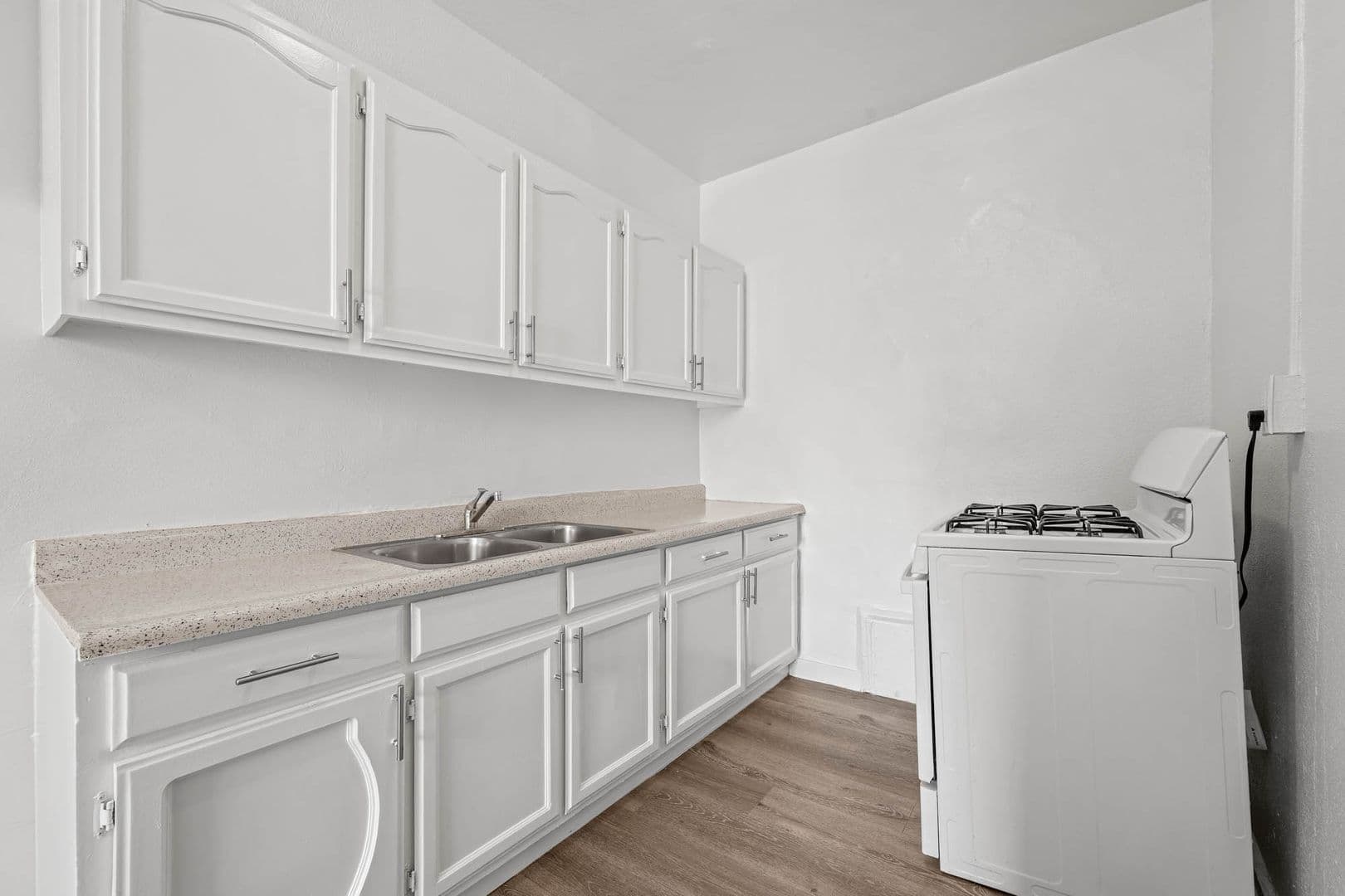 Los Angeles Apartment: 751 S. Normandie Ave.