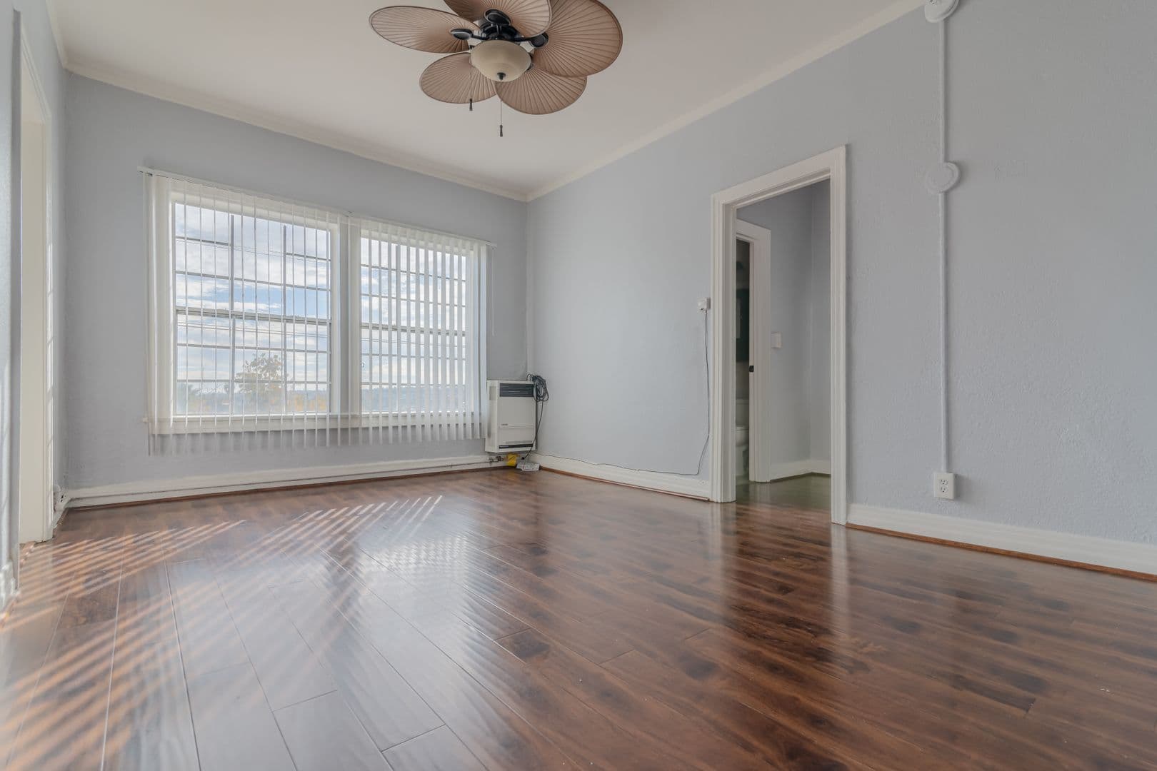 Los Angeles Apartment: 4144 W Adams Blvd