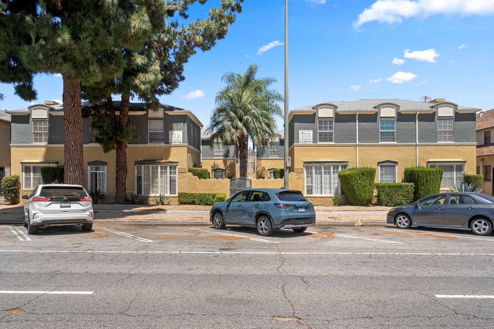 Los Angeles Apartment: 4189 Leimert Blvd