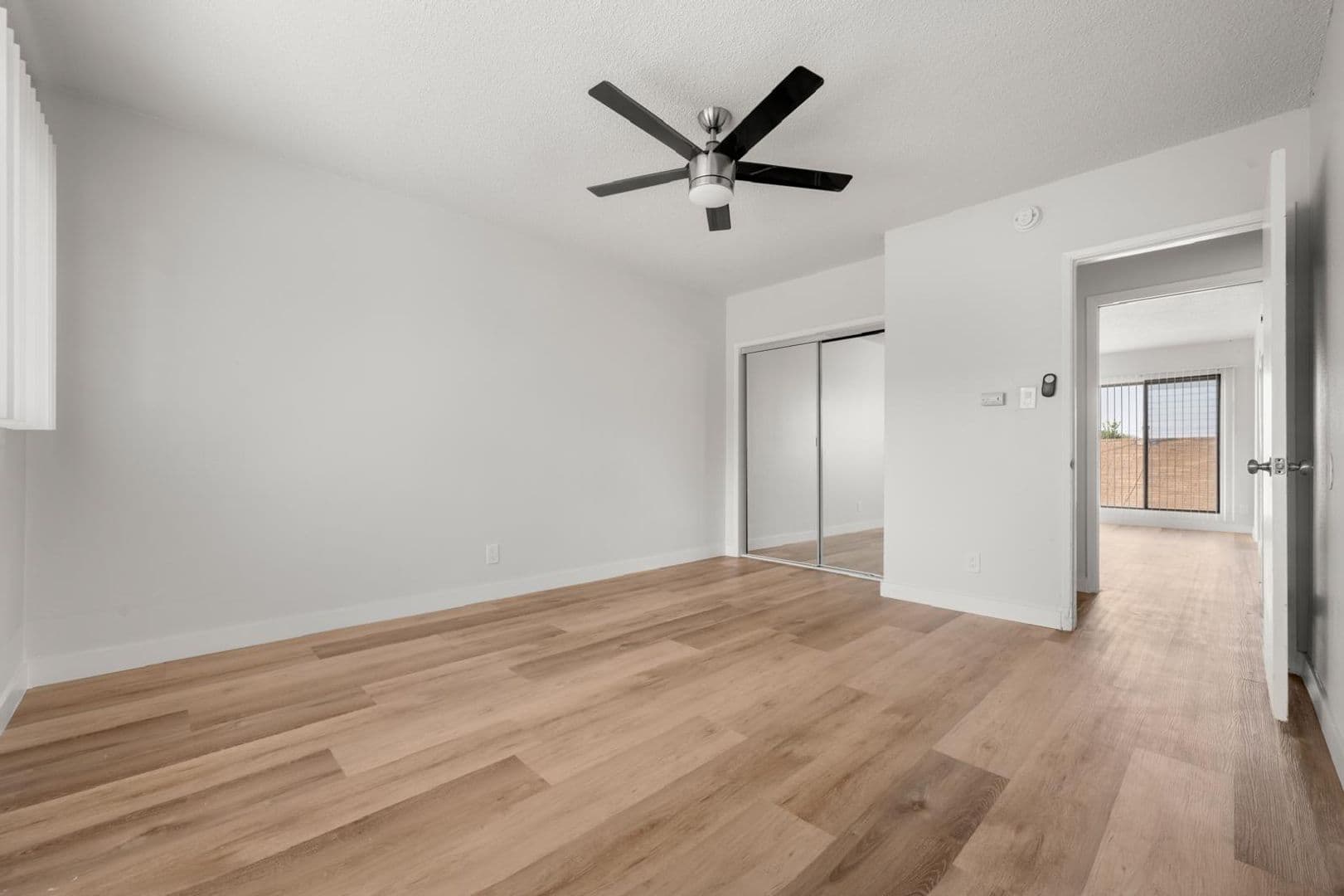 Los Angeles Apartment: 642 West 74th Street
