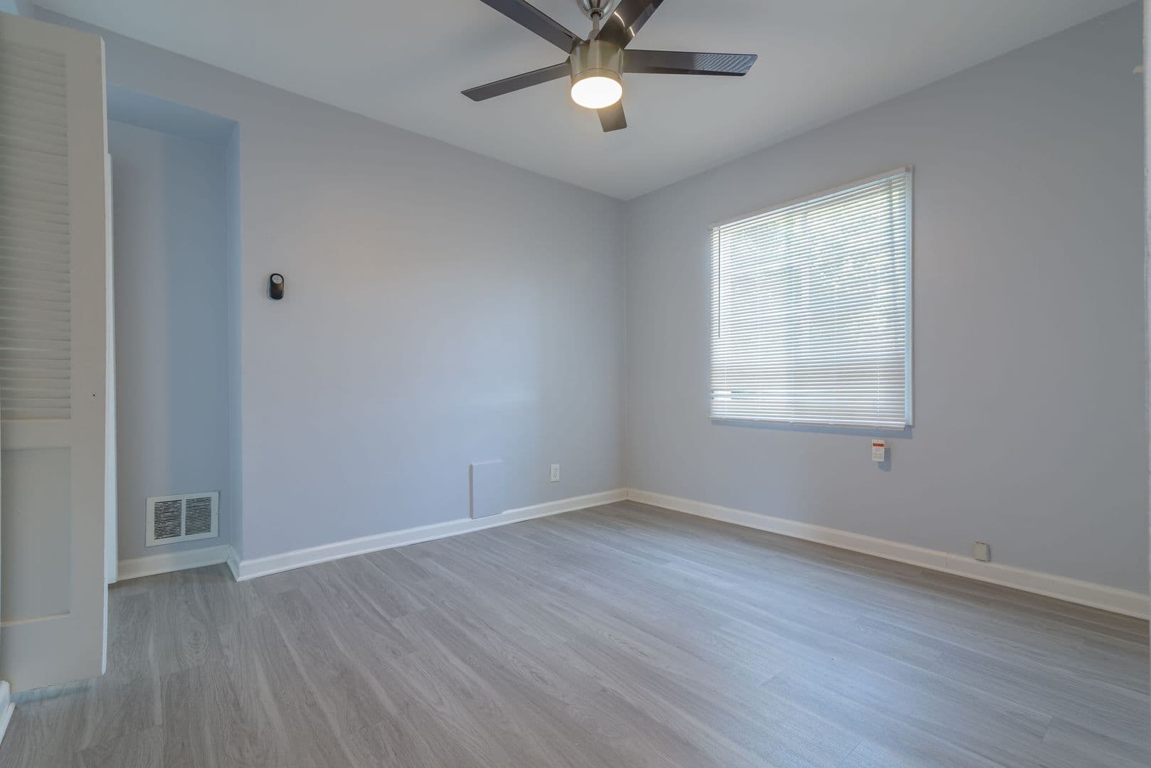 Los Angeles Apartment: 4026-4050 West Blvd.