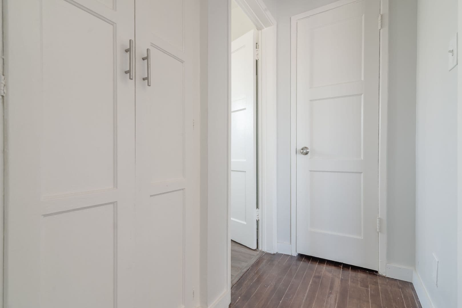 Los Angeles Apartment: 4026-4050 West Blvd.