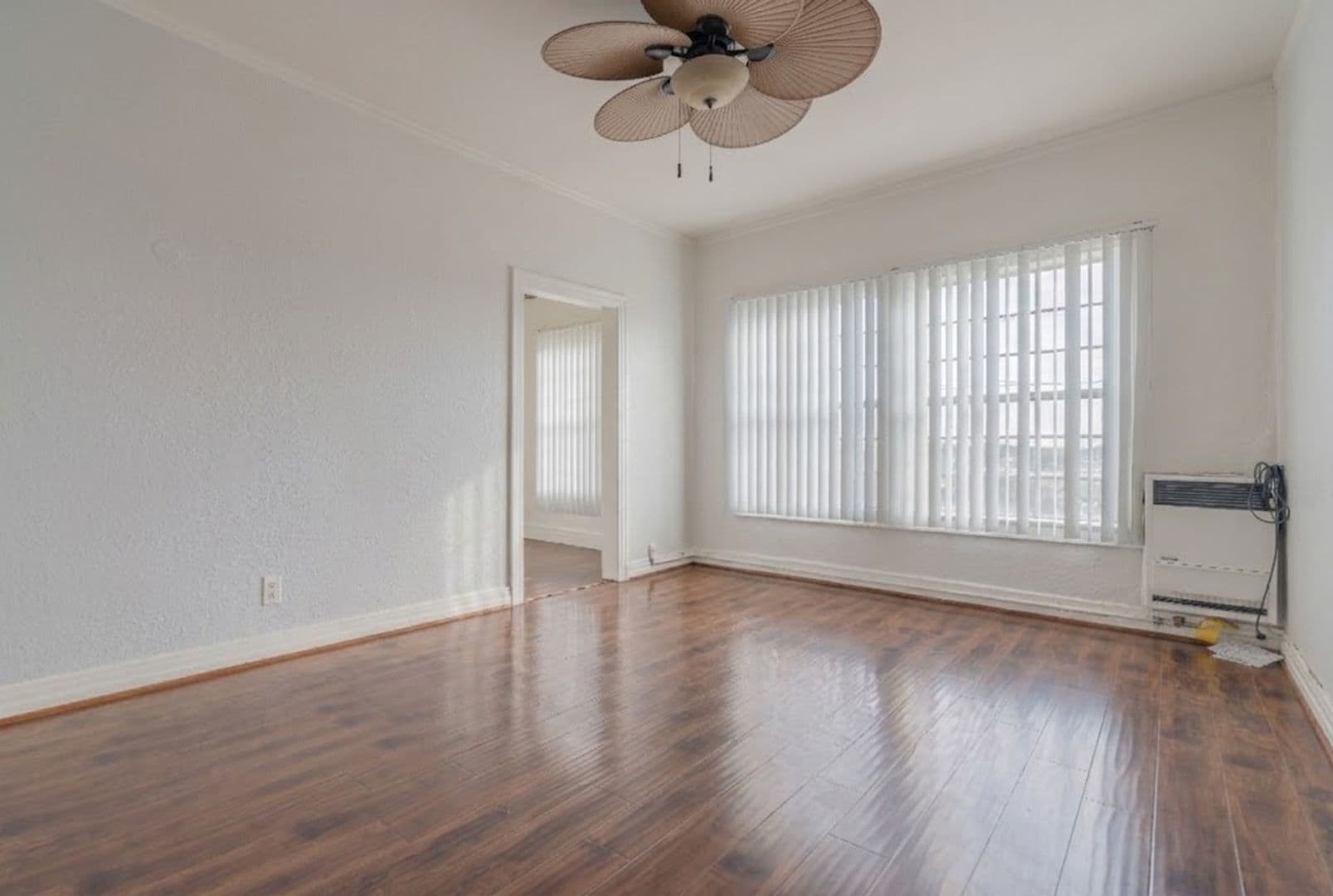 Los Angeles Apartment: 4144 W Adams Blvd