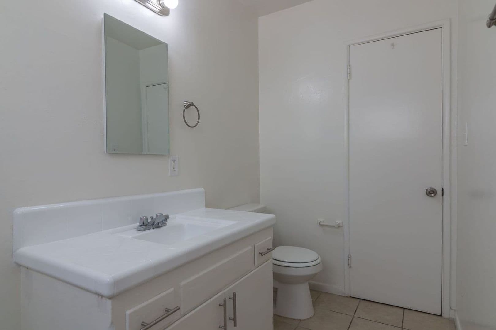 Los Angeles Apartment: 3862 S. Potomac Ave.