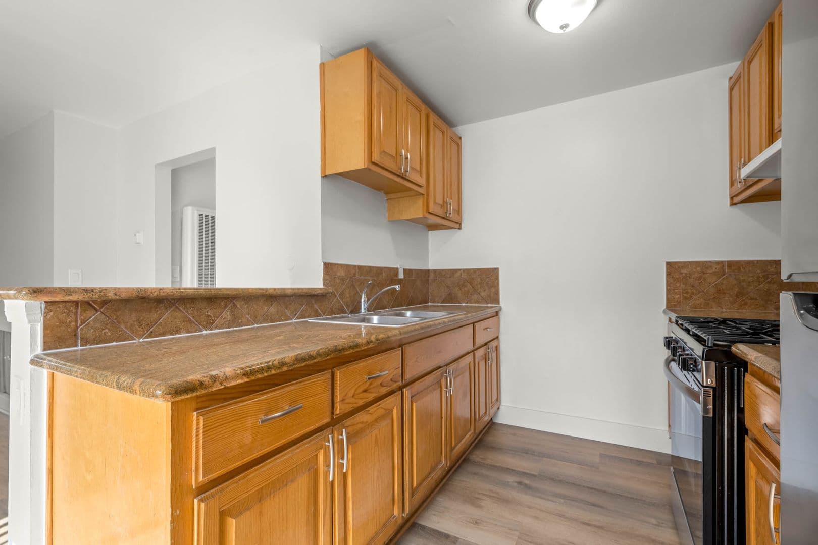 Harbor City Apartment: 1661 259th St