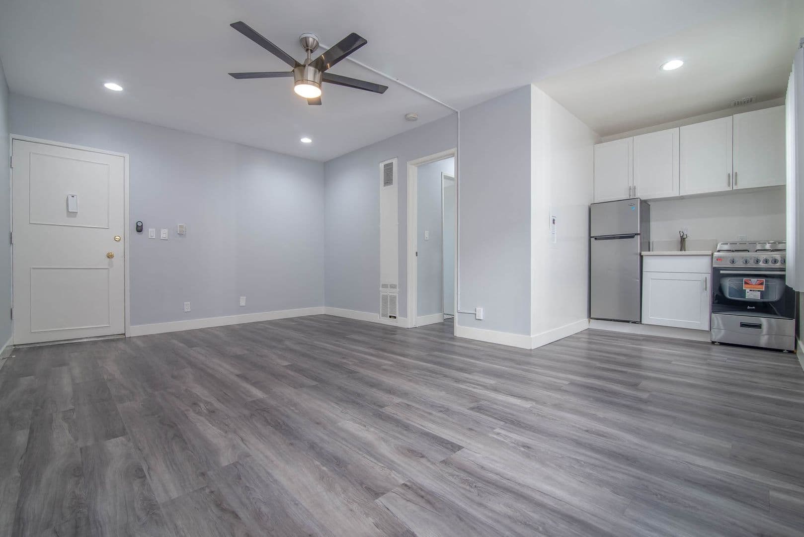 Santa Monica Apartment: 928 4th Street