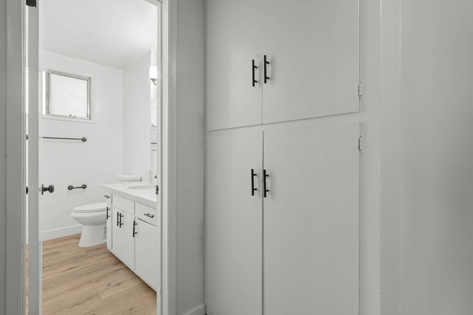 Los Angeles Apartment: 3872 & 3878 S Potomac Ave