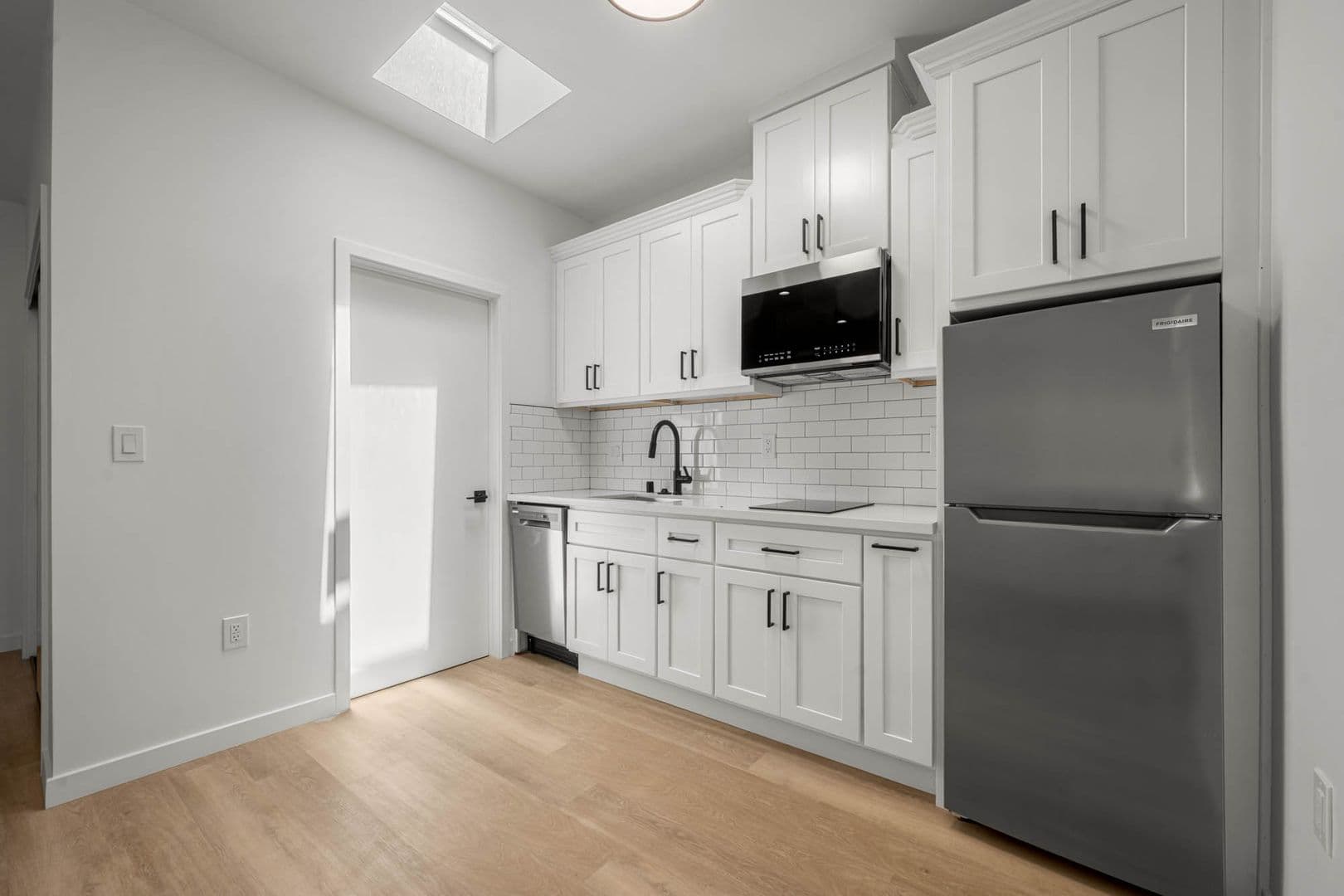 Los Angeles Apartment: 4189 Leimert Blvd