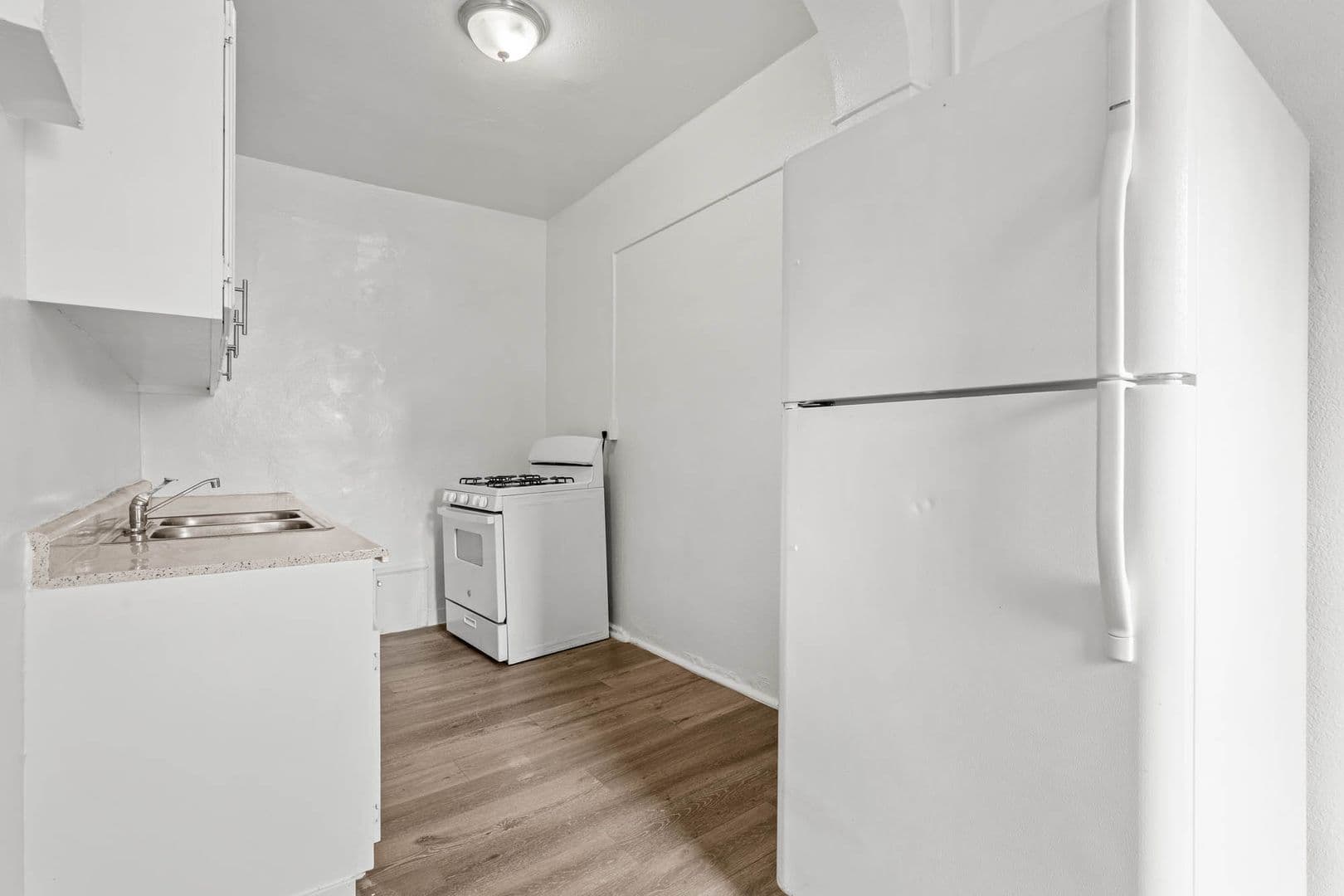 Los Angeles Apartment: 751 S. Normandie Ave.