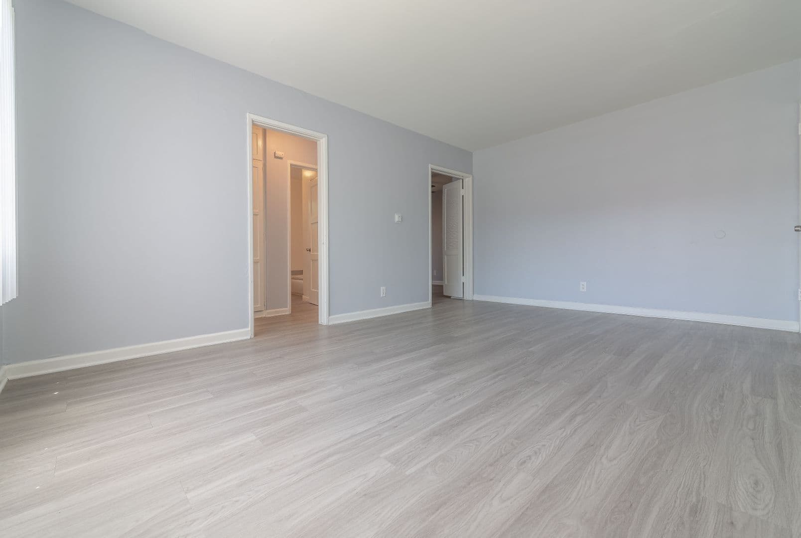 Los Angeles Apartment: 4026-4050 West Blvd.