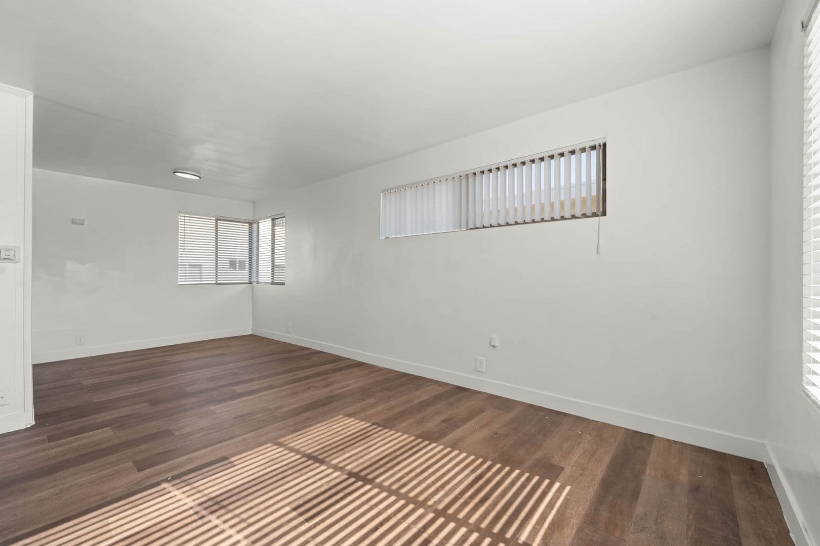Los Angeles Apartment: 3933 Nicolet Ave