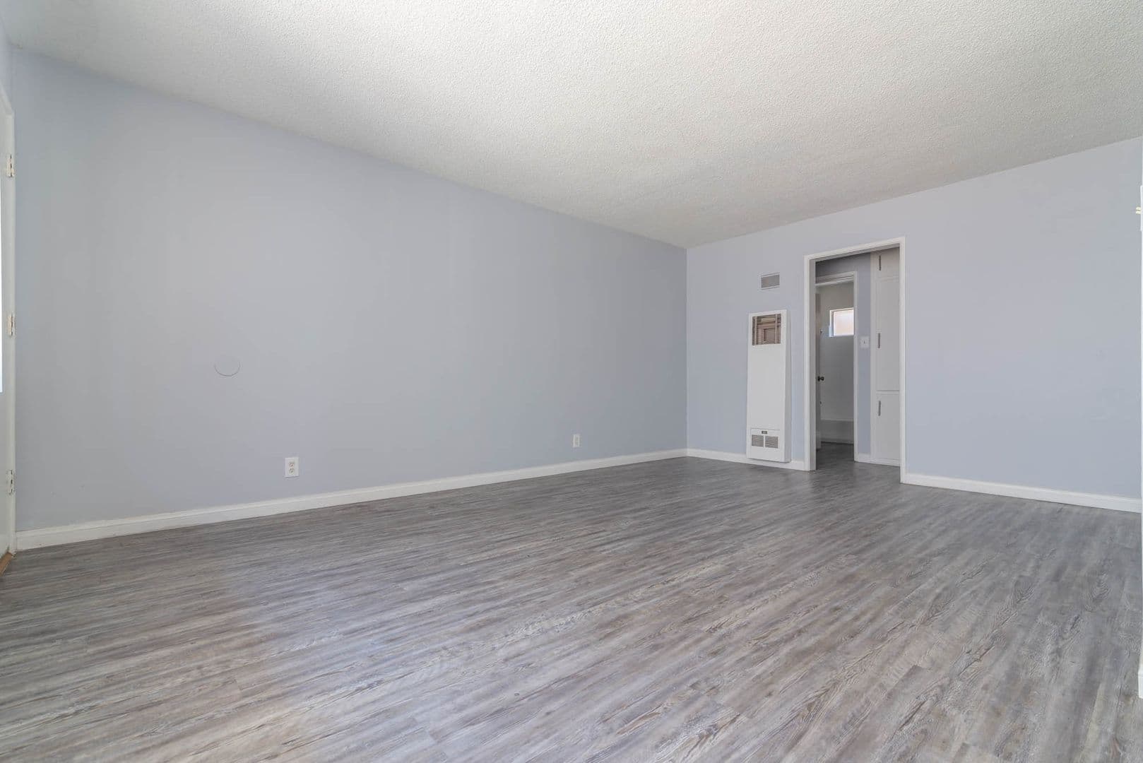Los Angeles Apartment: 8419 - 8425 S. Western Ave