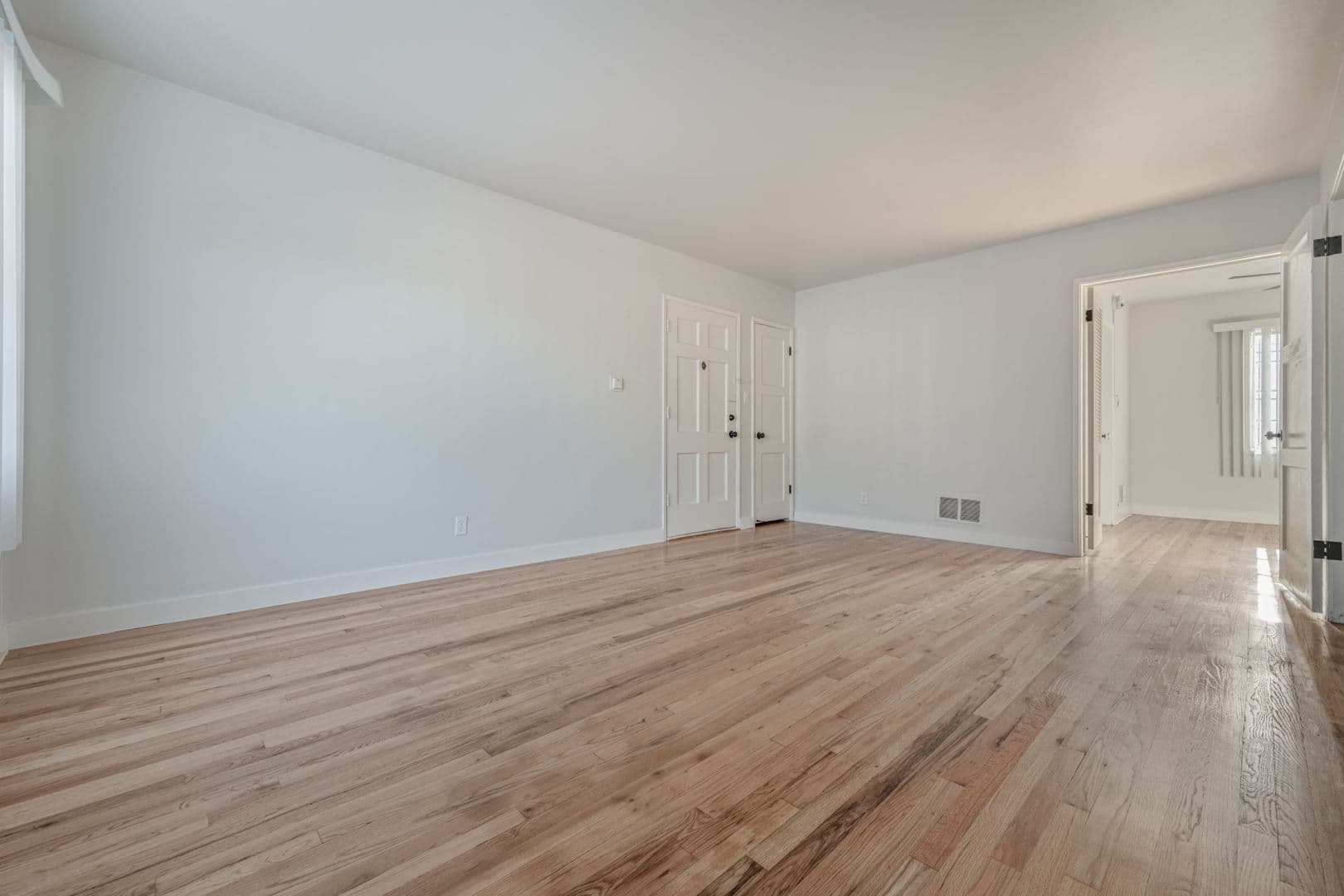 Los Angeles Apartment: 4320 Santa Rosalia Dr.