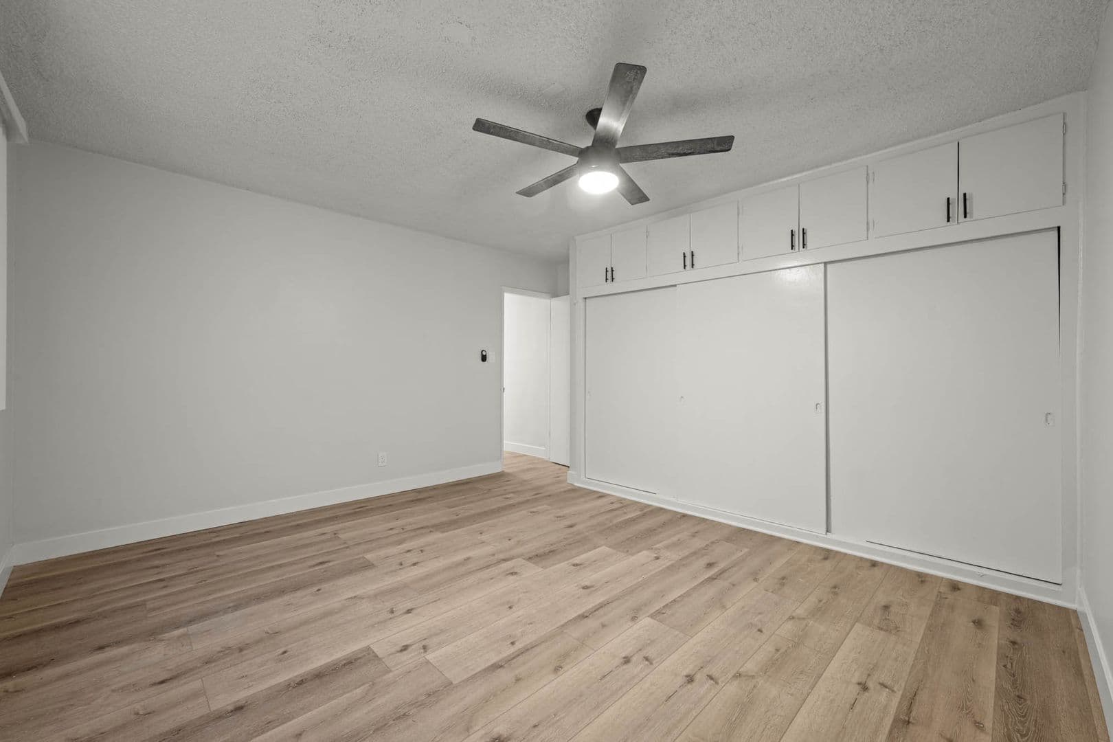 Los Angeles Apartment: 3872 & 3878 S Potomac Ave