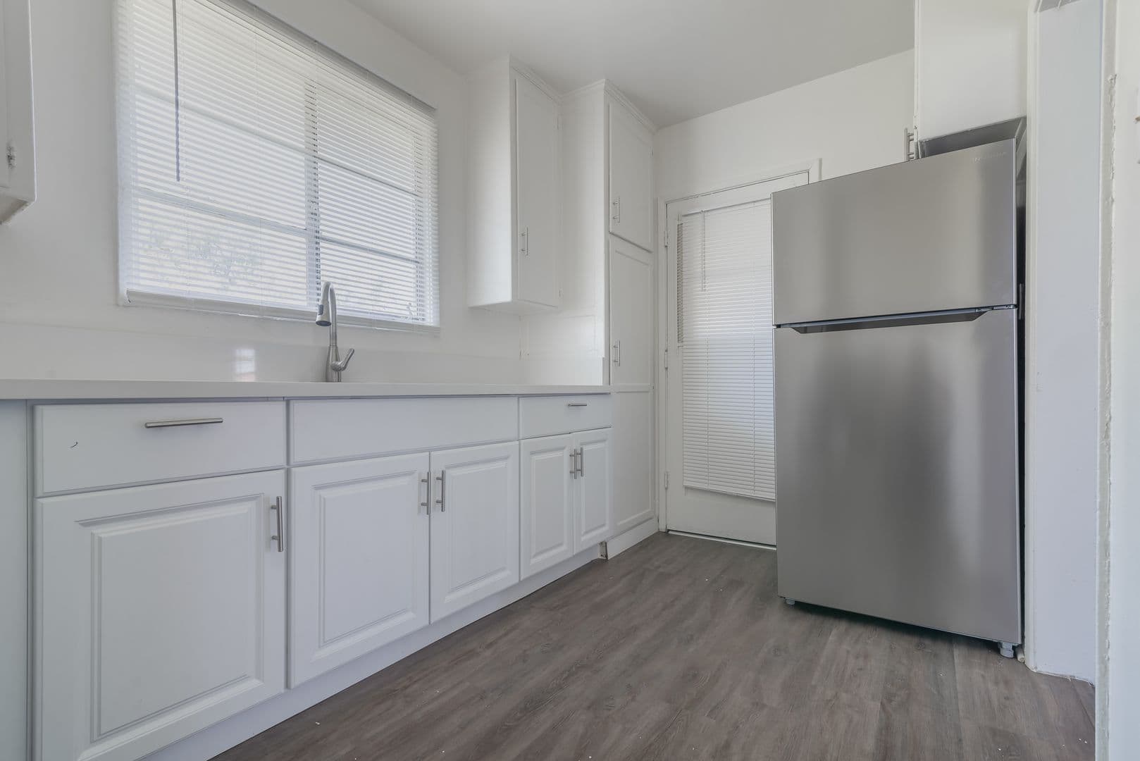 Los Angeles Apartment: 4026-4050 West Blvd.