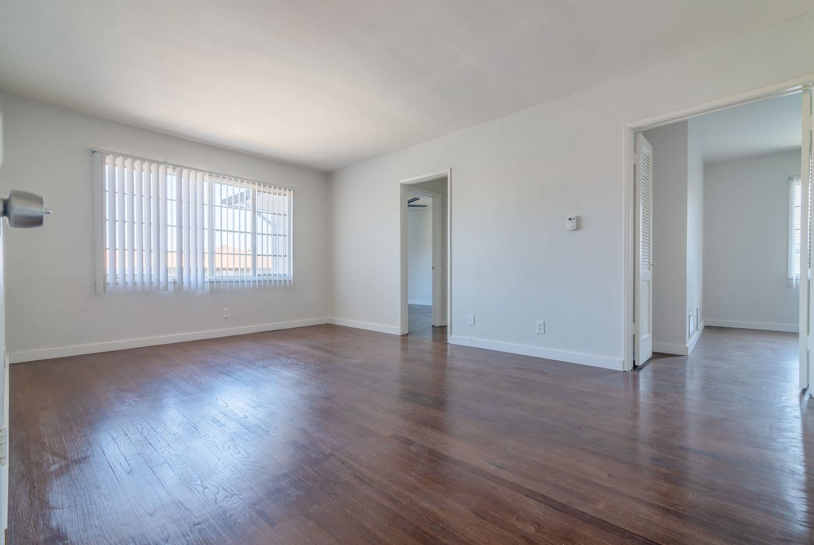 Los Angeles Apartment: 4026-4050 West Blvd.