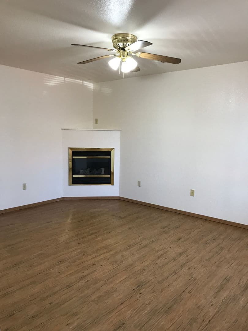 OZARK Apartment: PETRUS CIRCLE
