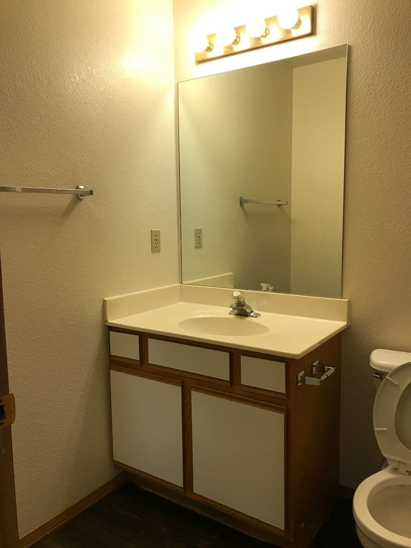 OZARK Apartment: PETRUS CIRCLE