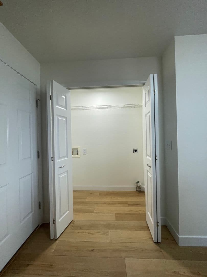 Ozark Apartment: 1009 N 24th St