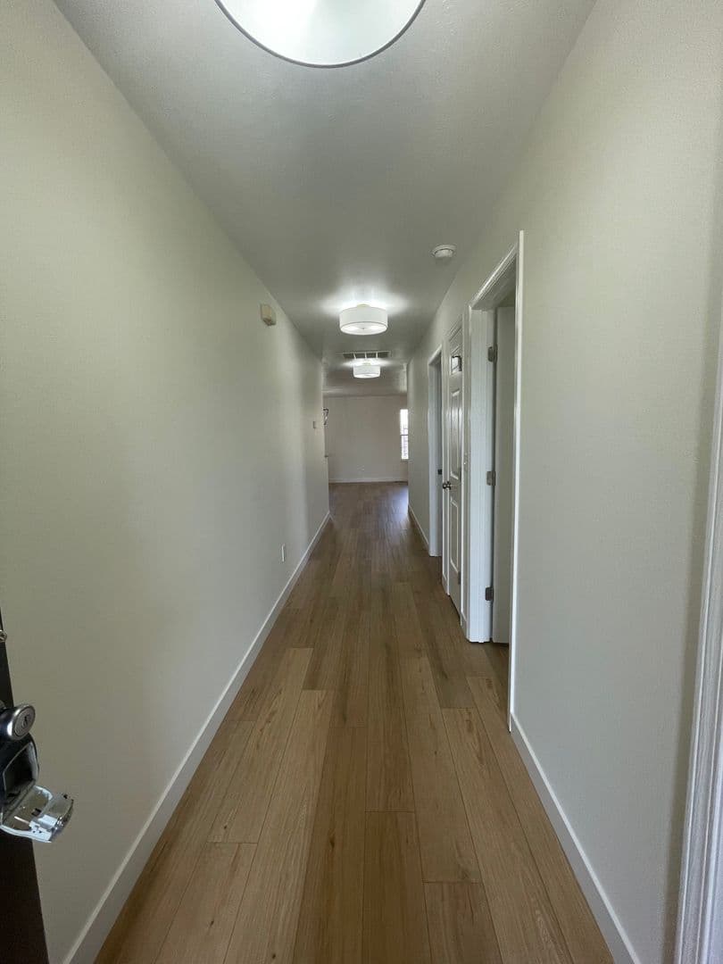 Ozark Apartment: 1009 N 24th St