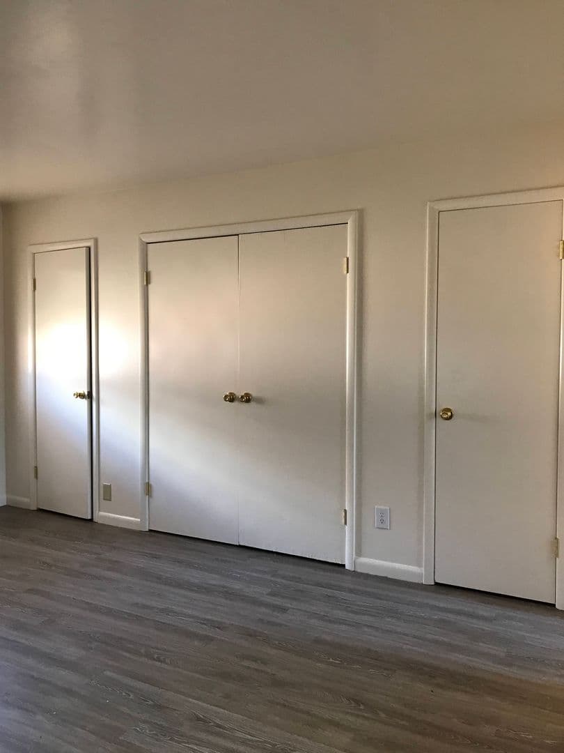 Springfield Apartment: 660 S Jefferson