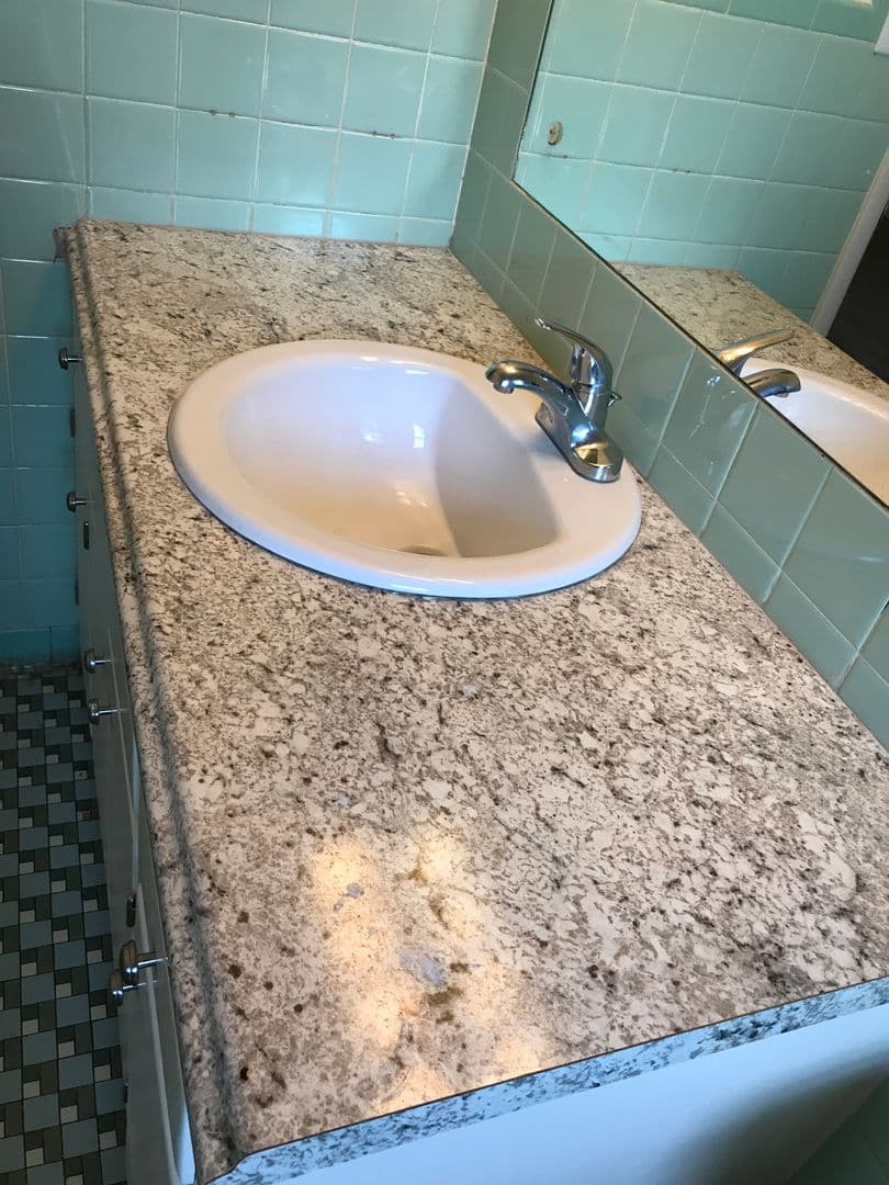 Springfield Apartment: 660 S Jefferson