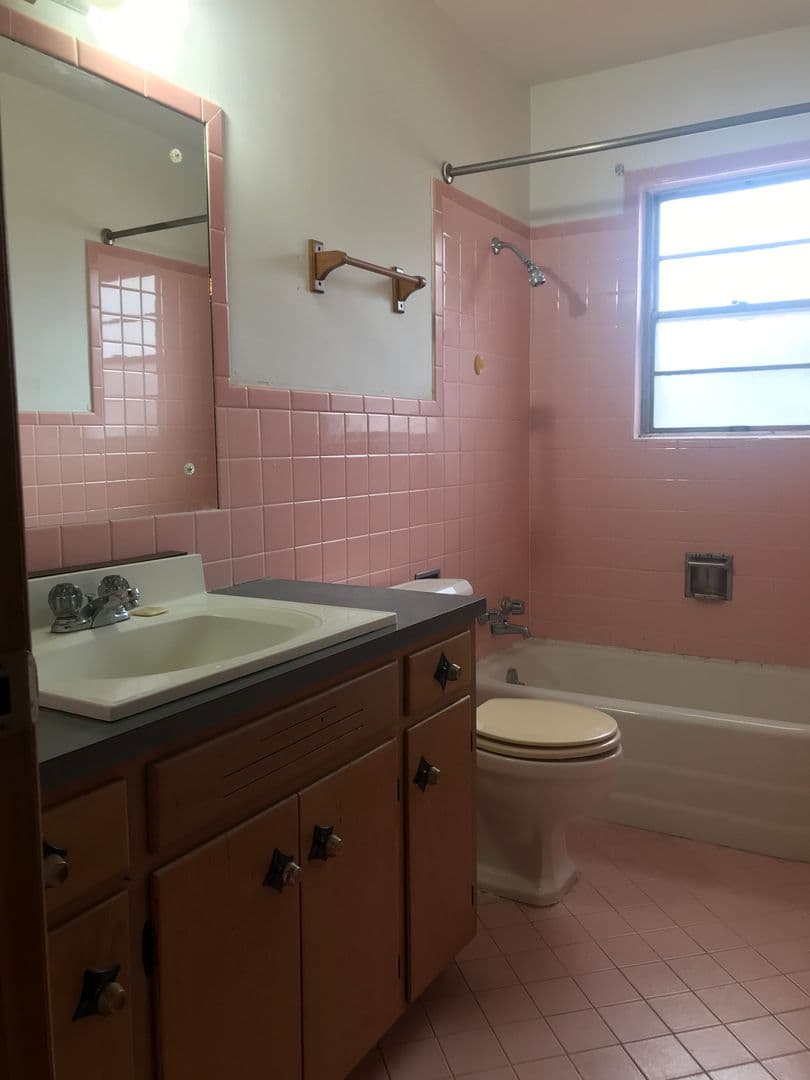 Springfield Apartment: 660 S Jefferson