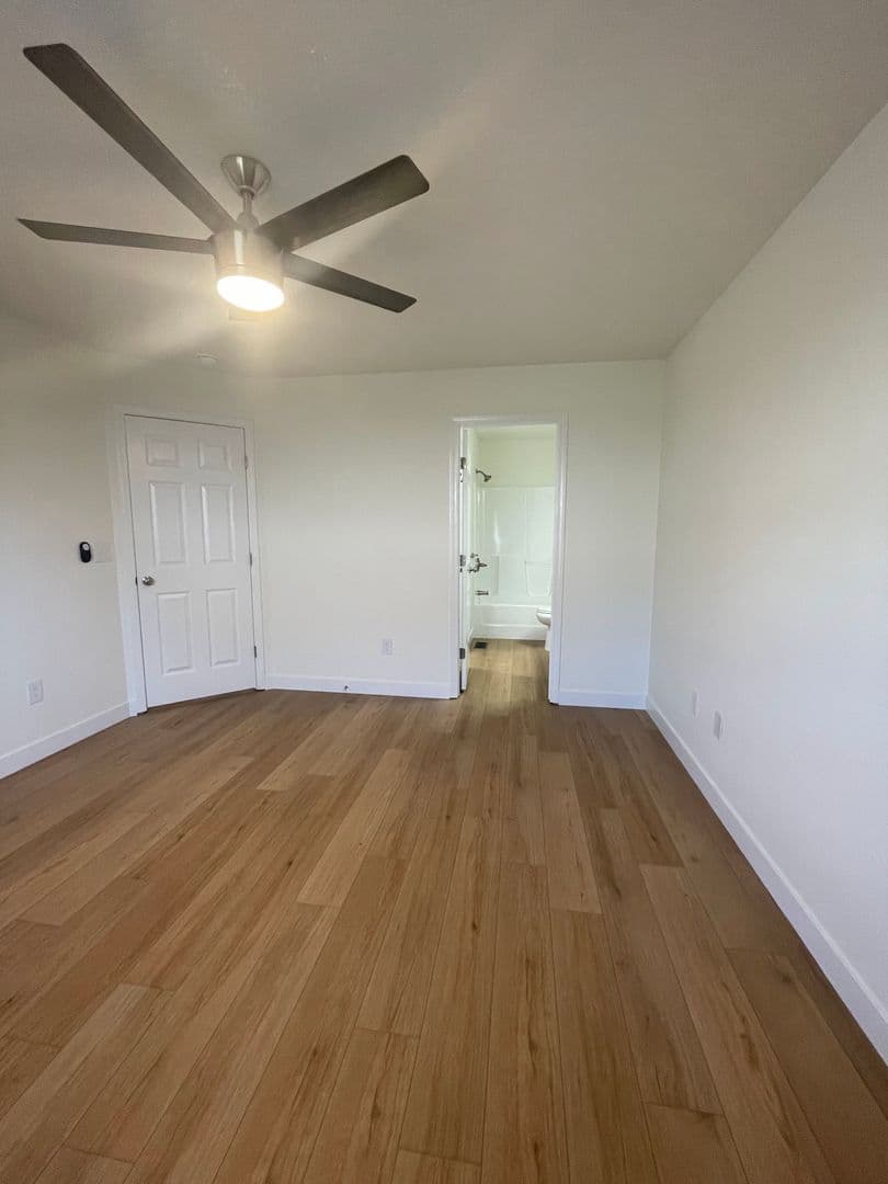 Ozark Apartment: 1009 N 24th St
