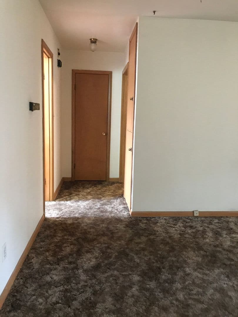Springfield Apartment: 660 S Jefferson
