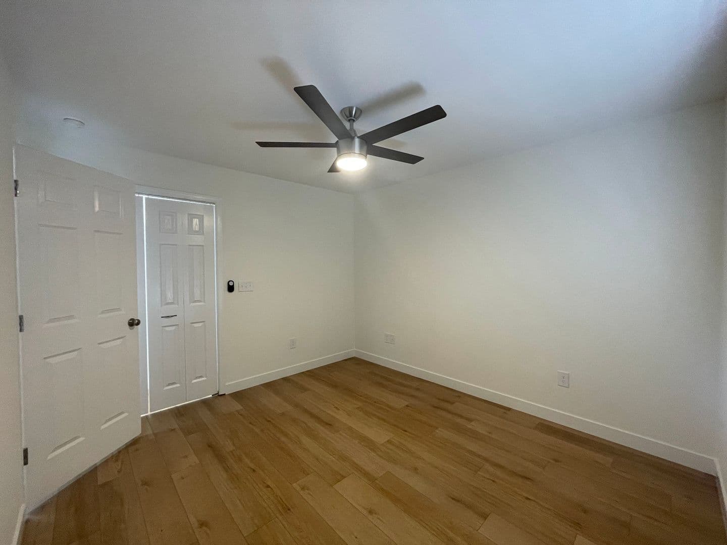 Ozark Apartment: 1009 N 24th St