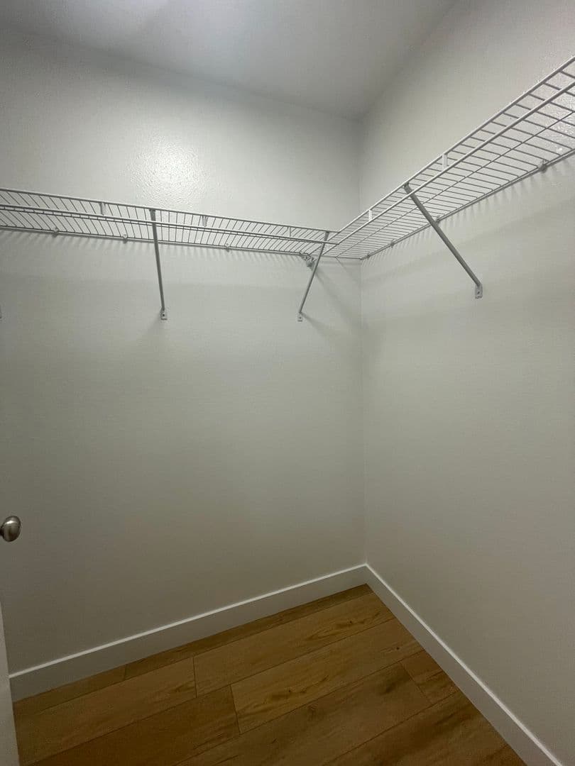Ozark Apartment: 1009 N 24th St