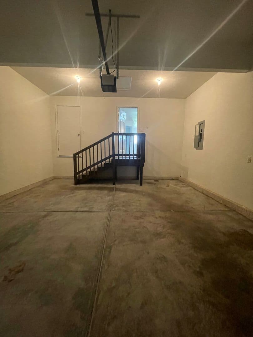 Ozark Apartment: 1009 N 24th St