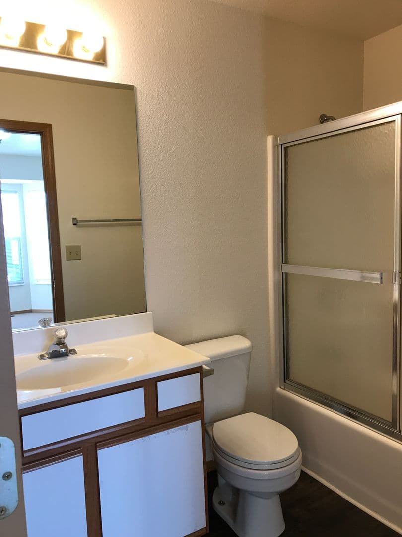 OZARK Apartment: PETRUS CIRCLE