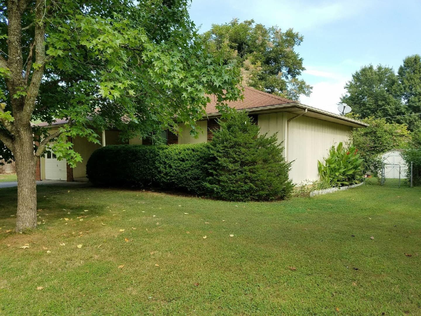 Nixa House: 811 Scott Wayne Dr.