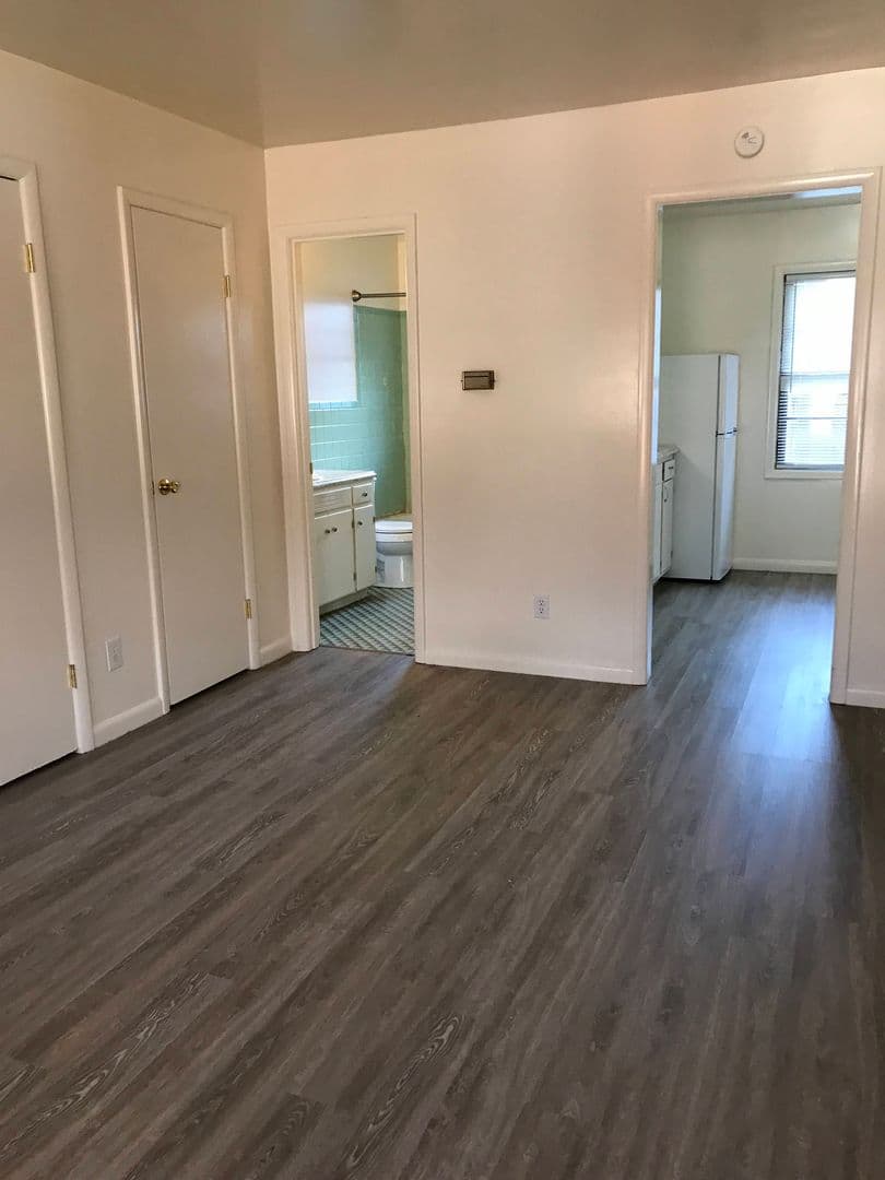 Springfield Apartment: 660 S Jefferson