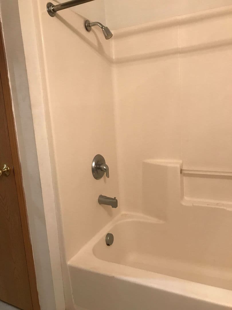Strafford Apartment: 207 S Oak Cliff