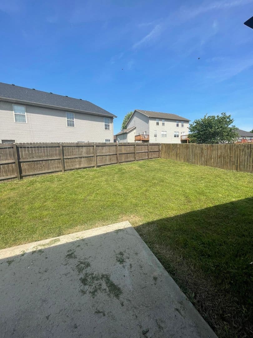 Ozark Apartment: 1009 N 24th St