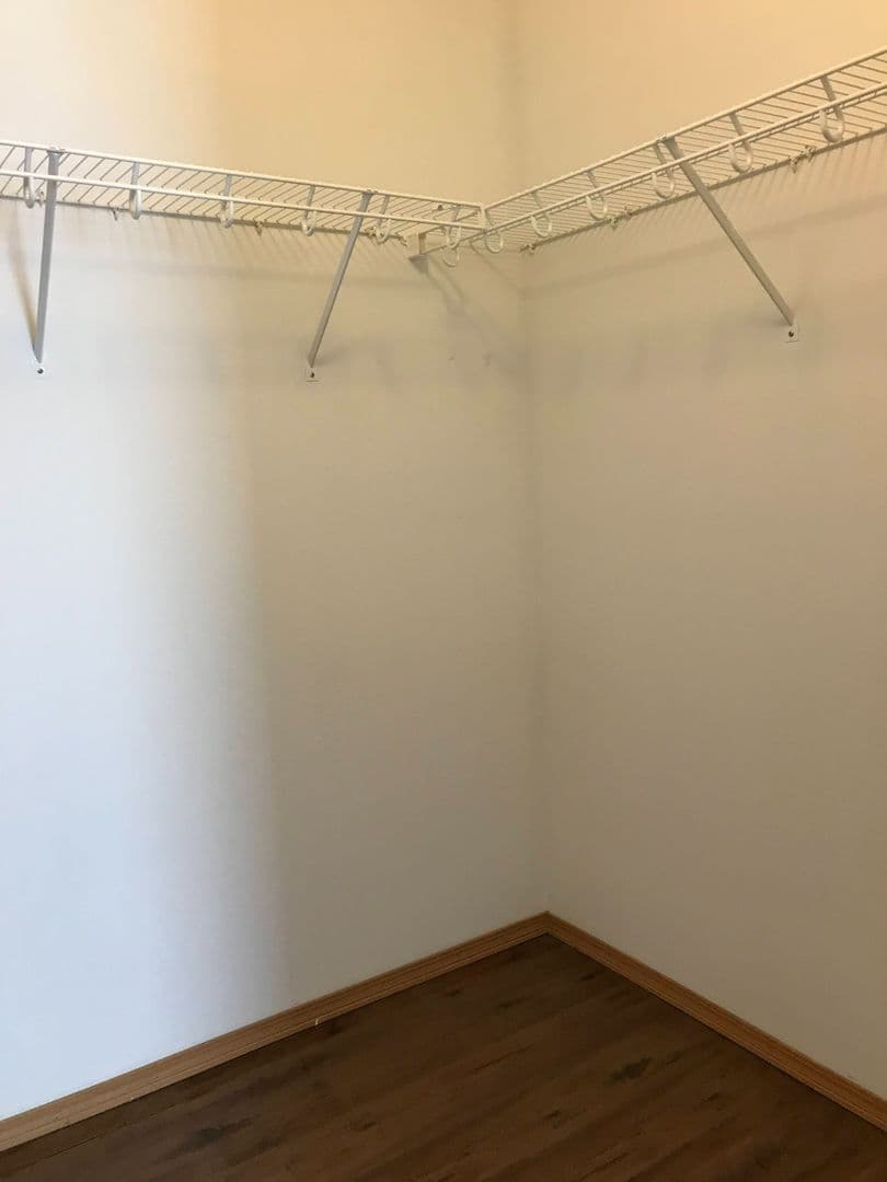 Strafford Apartment: 207 S Oak Cliff
