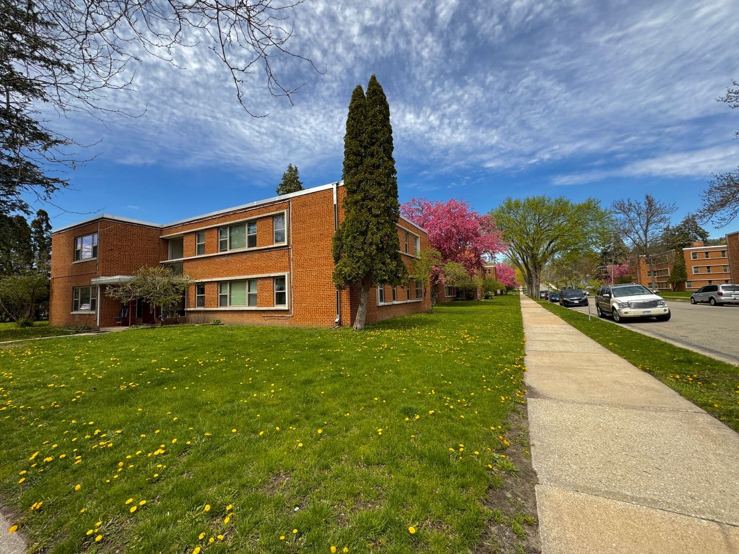 Rochester Apartment: 1510 3rd Ave NE