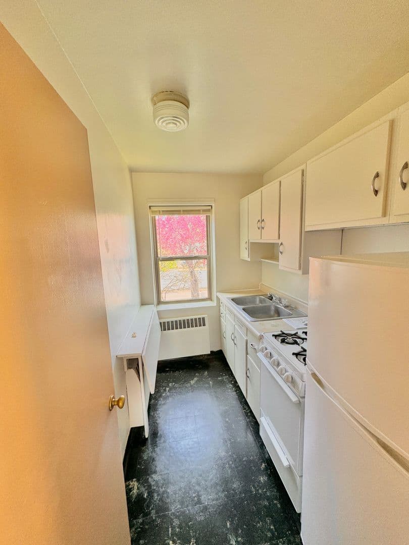 Rochester Apartment: 301 15th Street NE