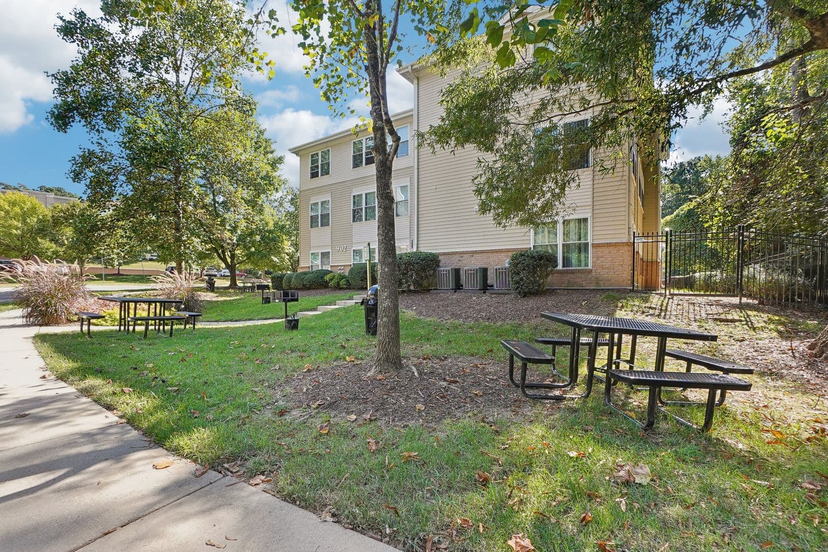 Durham Apartment: 902-904 Lambeth Circle