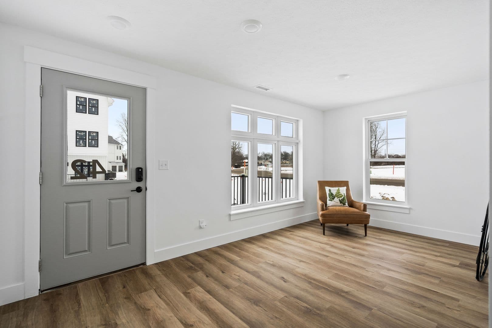Warsaw Apartment: 42 Poplar Street