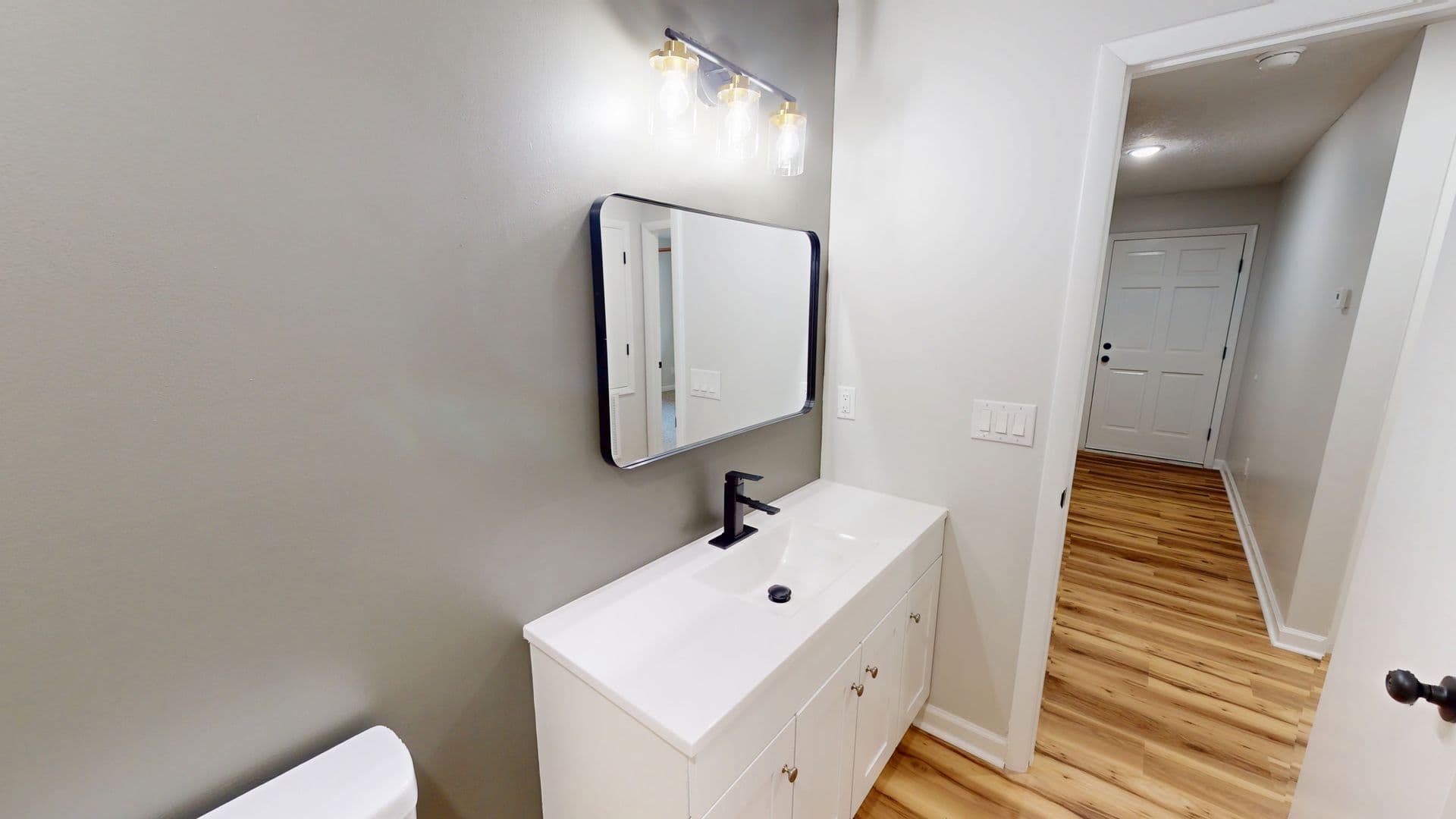 Fayetteville House: 7462 Beaver Run Drive