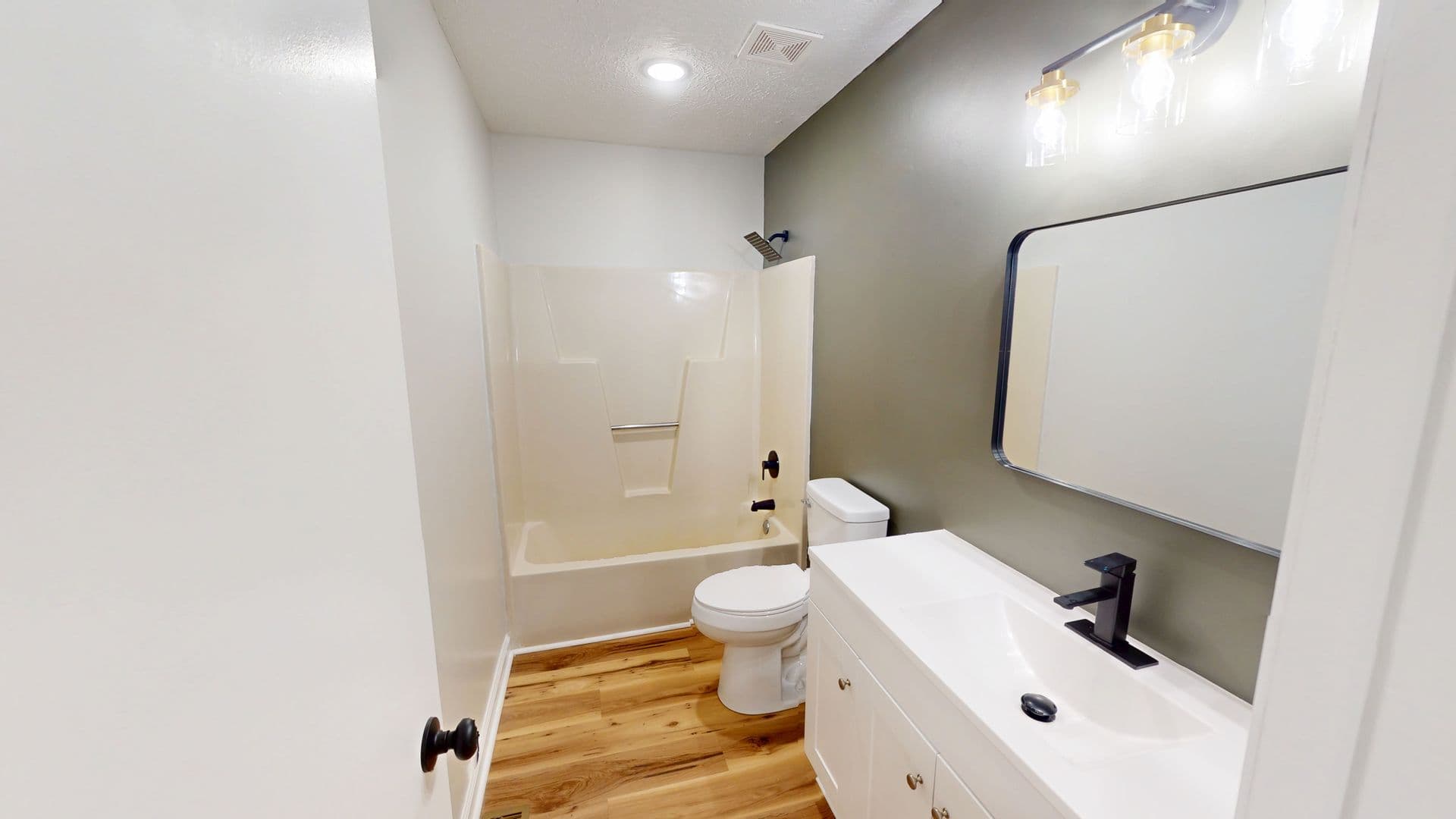 Fayetteville House: 7462 Beaver Run Drive