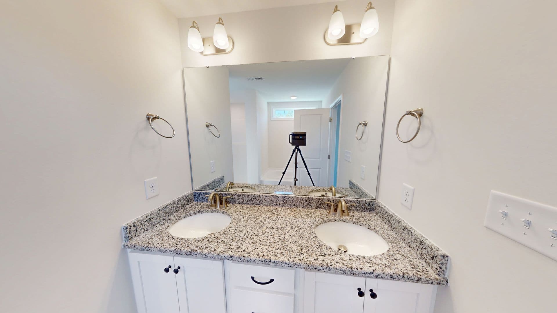 Raeford House: 376 Palomo Place