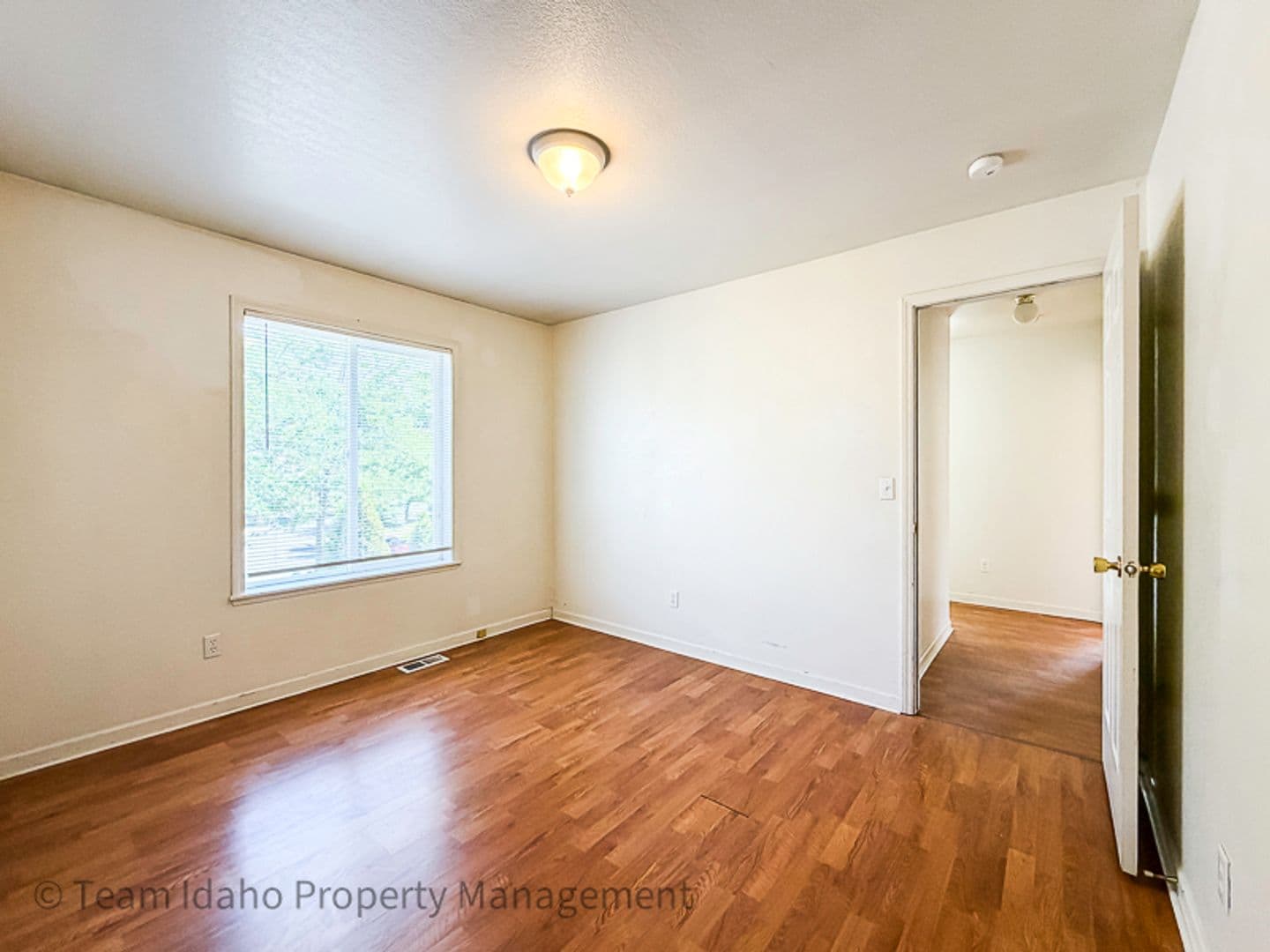 Moscow House: 562 Deer Meadow Court