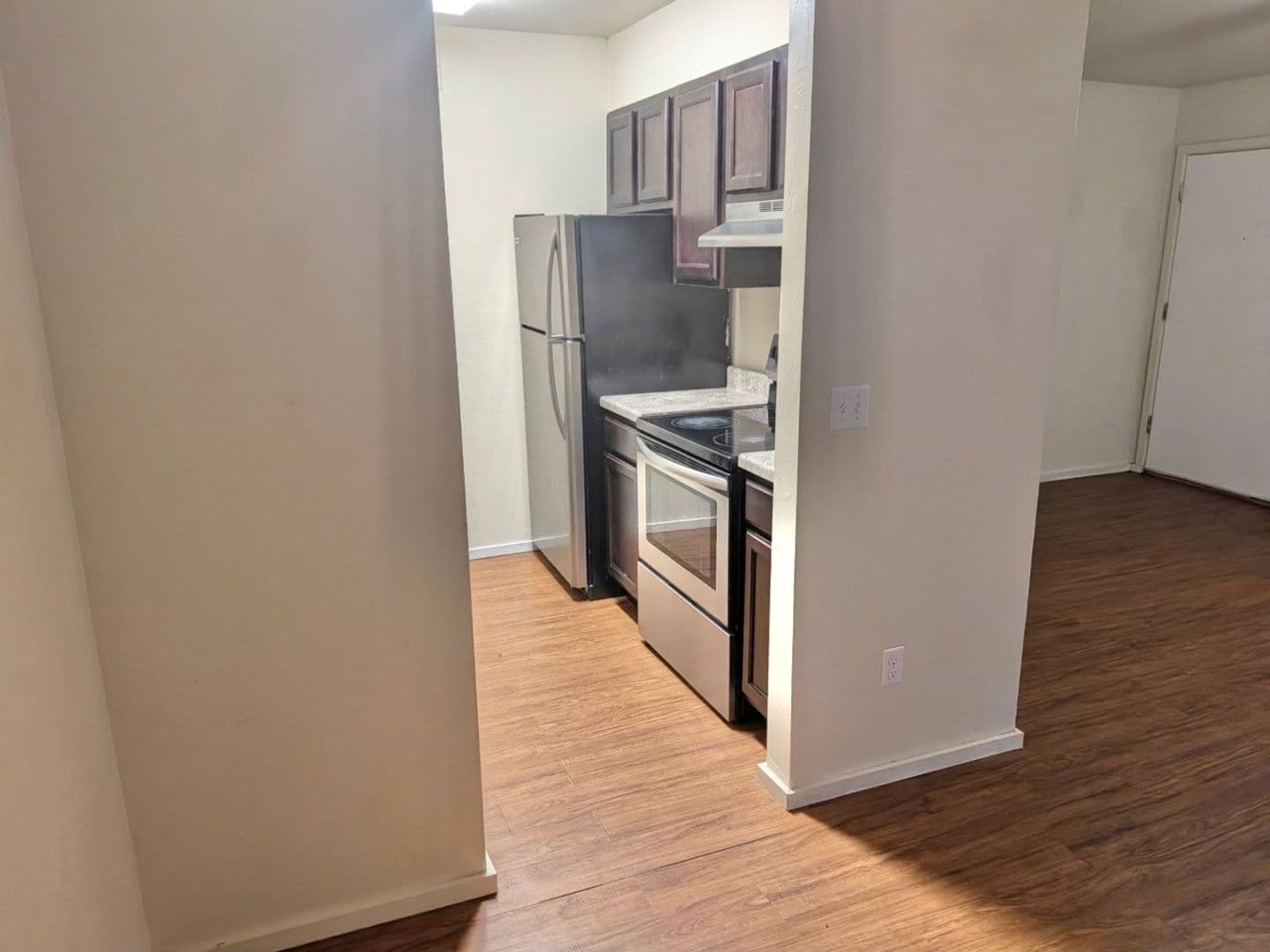 Shawnee Apartment: 1001 East Independence Street