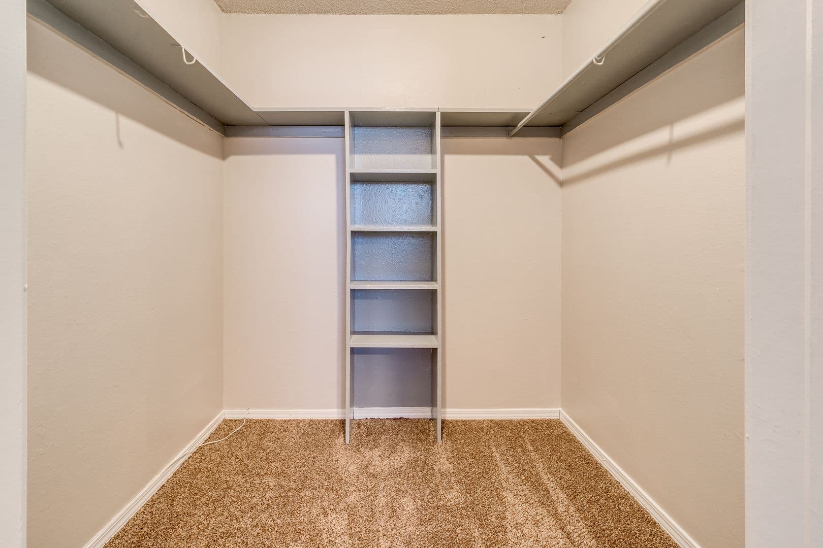 Norman Townhome: 1201 Lakecrest Dr